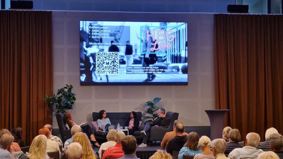 Människor i publik och scen