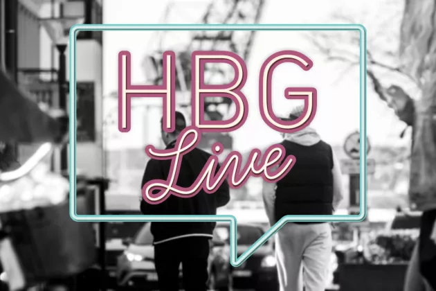 HBG Live-loggan skriven i rosa text med grön pratbubbla runtom. Bild.